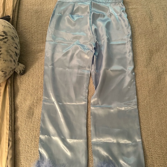 Light Blue Blazer with Collared Neckline and Lightweight Fabric - Picture 12 of 16